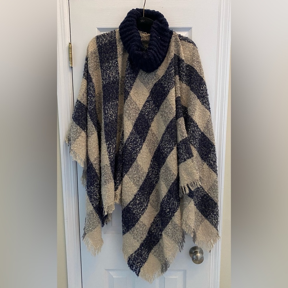 Turtle neck poncho sweater - OS